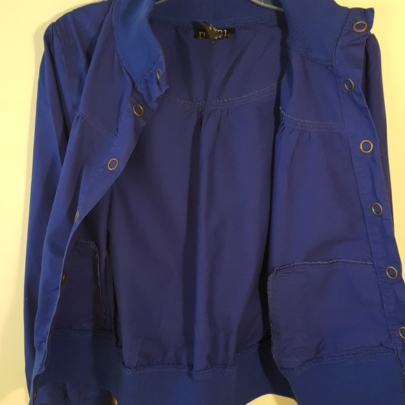 Jacket - Picture 4 of 6